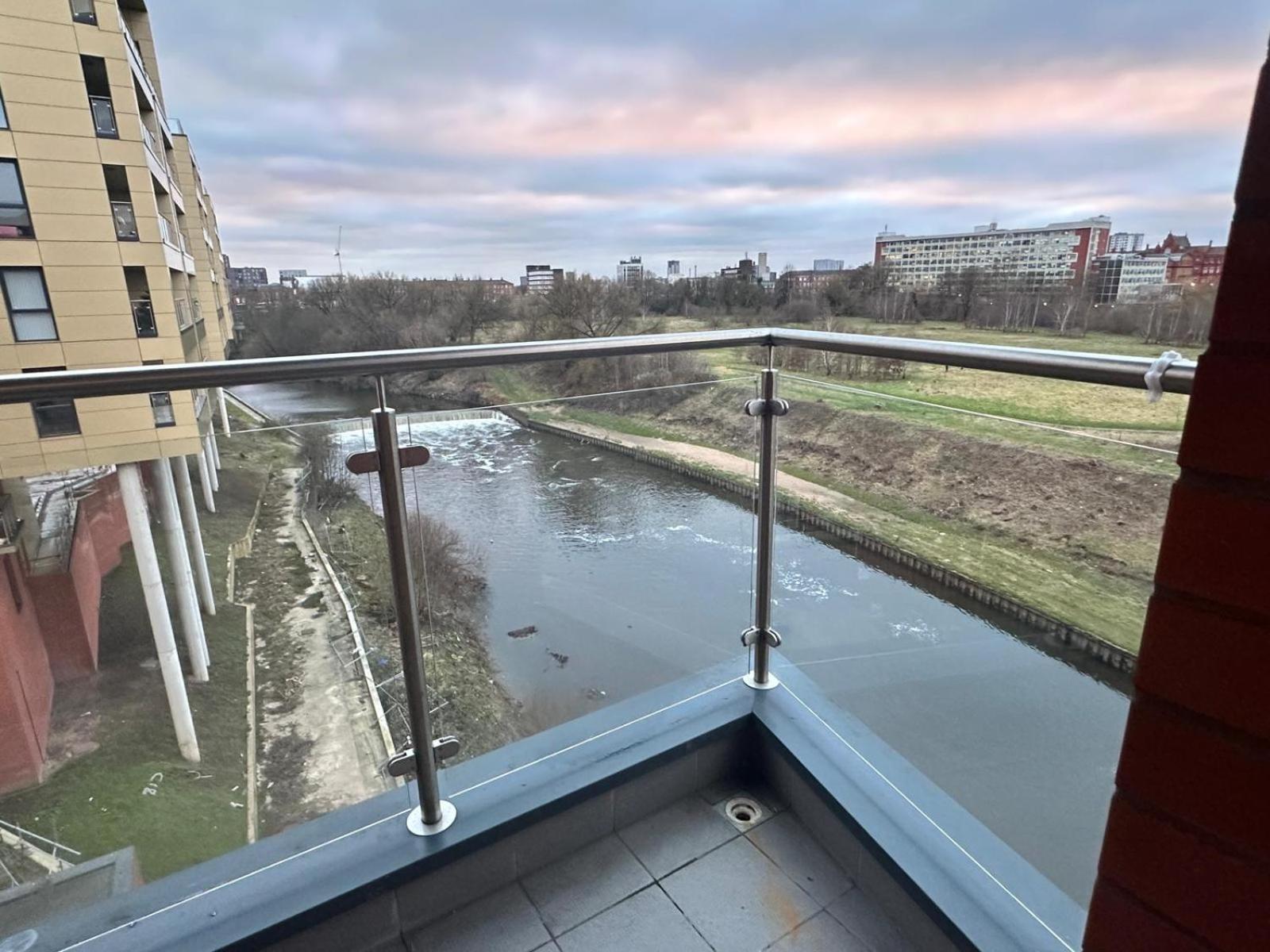 Adelphi Wharf Apartments By Beehosting Manchester Exteriér fotografie